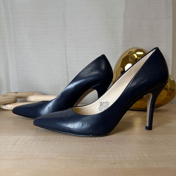 NINE WEST Navy Pointed Toe Pumps - Picture 1 of 11